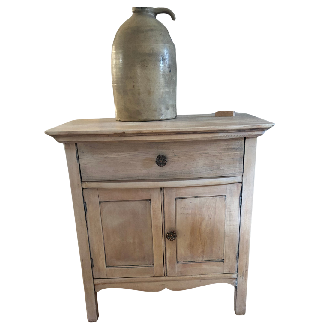 Antique washstand – Mill Pond Home Decor