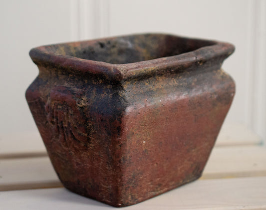 Vintage pot